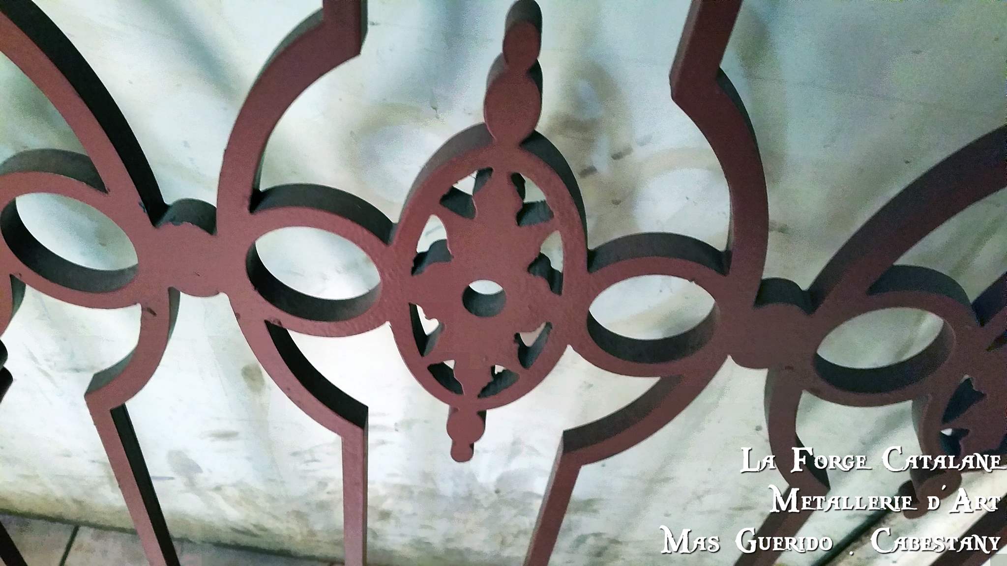 detail reproduction garde corps en fonte par tole fer decoupe laser epaisseur 15 mm forge catalane 2.jpg